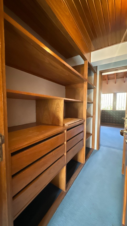 EXCELENTE CASA A LA VENTA EN LA SEXTA SECCION DE MENDOZA