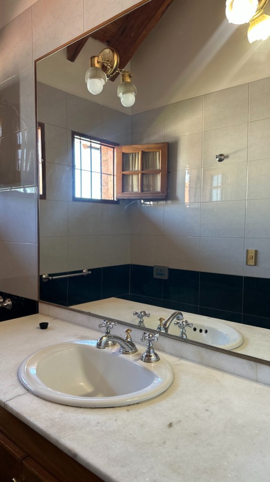 EXCELENTE CASA A LA VENTA EN LA SEXTA SECCION DE MENDOZA