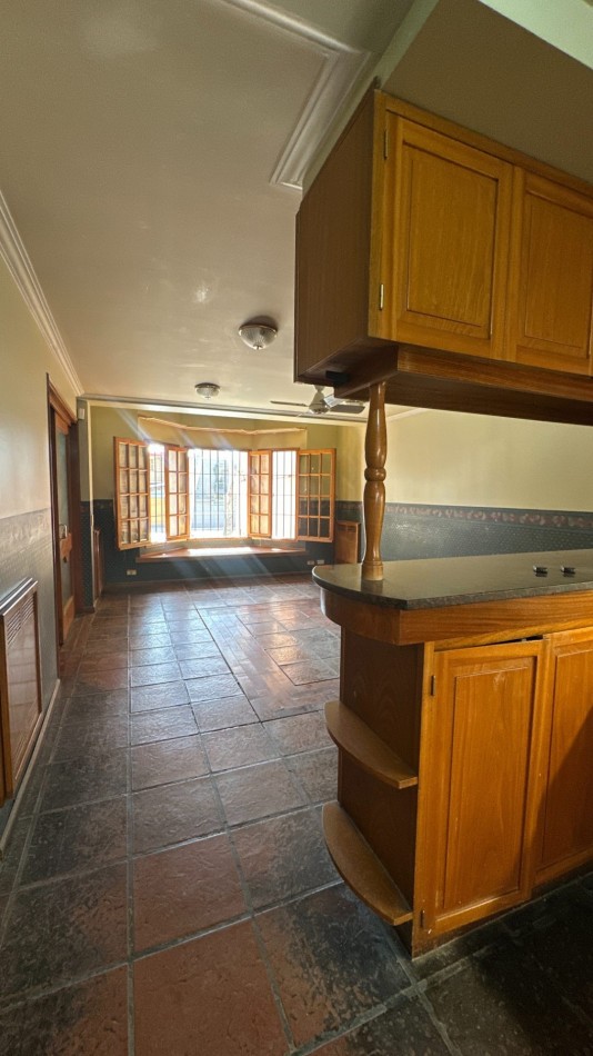 EXCELENTE CASA A LA VENTA EN LA SEXTA SECCION DE MENDOZA