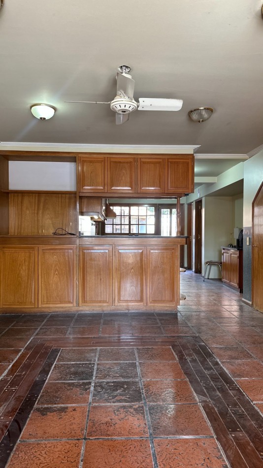EXCELENTE CASA A LA VENTA EN LA SEXTA SECCION DE MENDOZA