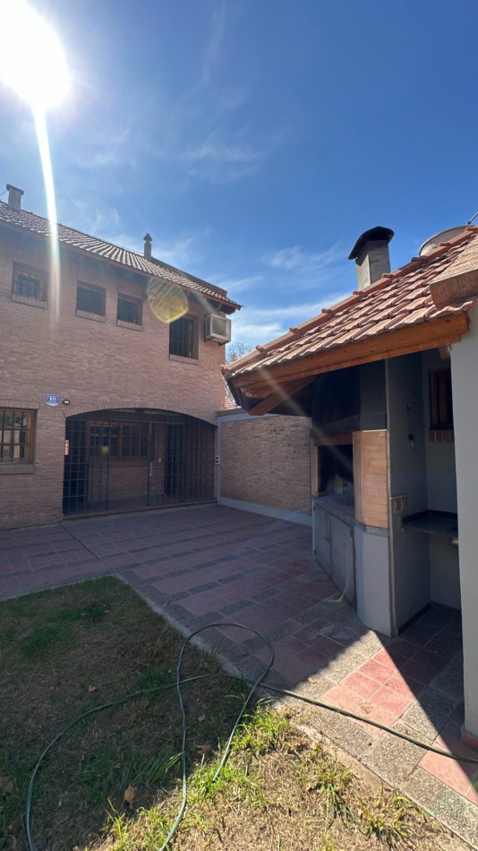EXCELENTE CASA A LA VENTA EN LA SEXTA SECCION DE MENDOZA