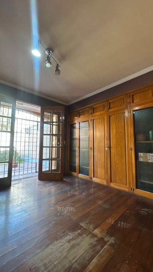 EXCELENTE CASA A LA VENTA EN LA SEXTA SECCION DE MENDOZA
