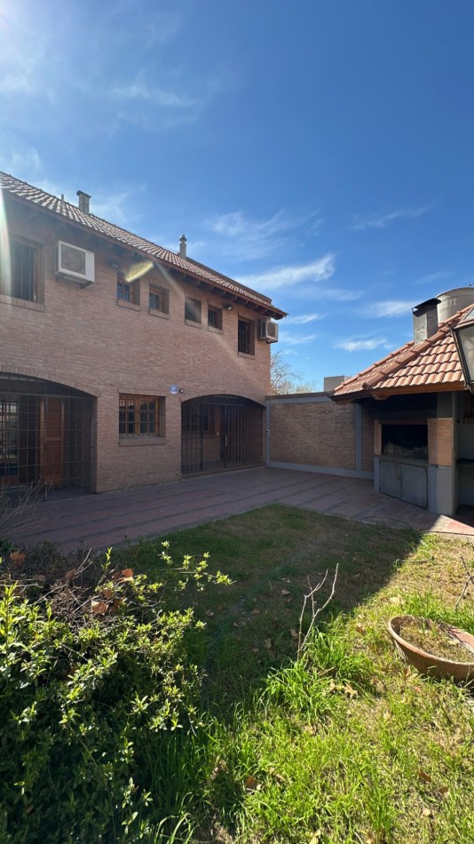 EXCELENTE CASA A LA VENTA EN LA SEXTA SECCION DE MENDOZA
