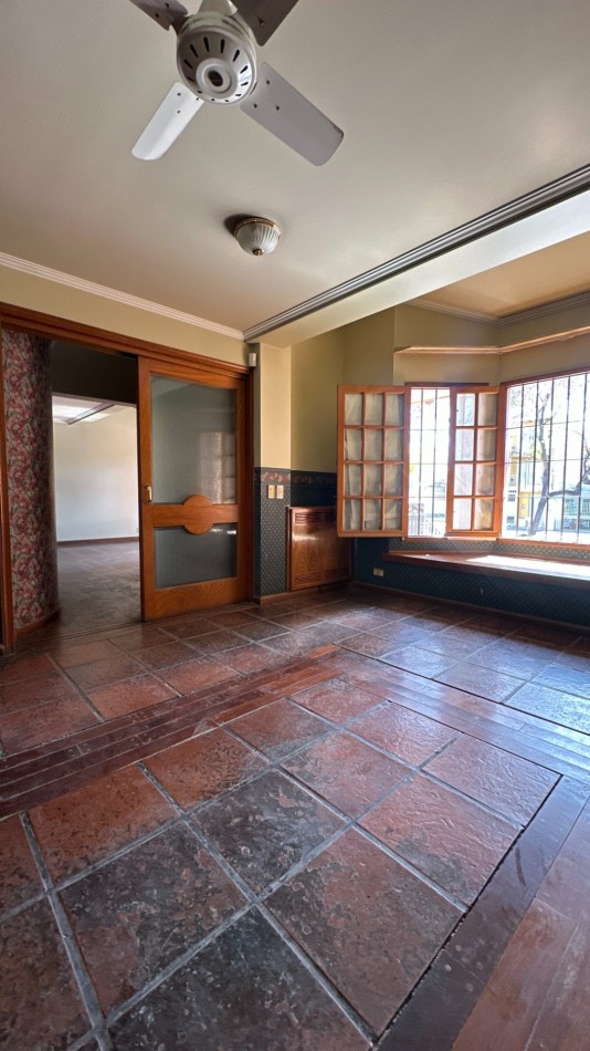 EXCELENTE CASA A LA VENTA EN LA SEXTA SECCION DE MENDOZA