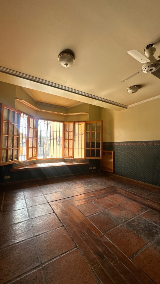 EXCELENTE CASA A LA VENTA EN LA SEXTA SECCION DE MENDOZA