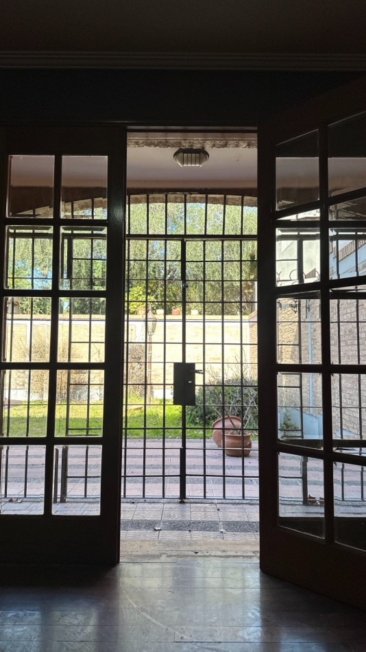 EXCELENTE CASA A LA VENTA EN LA SEXTA SECCION DE MENDOZA