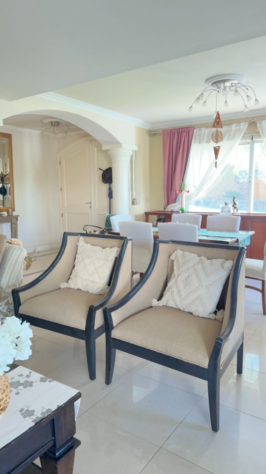 ESPECTACULAR CASA EN VENTA EN BARRIO DALVIAN