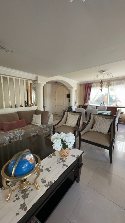 ESPECTACULAR CASA EN VENTA EN BARRIO DALVIAN