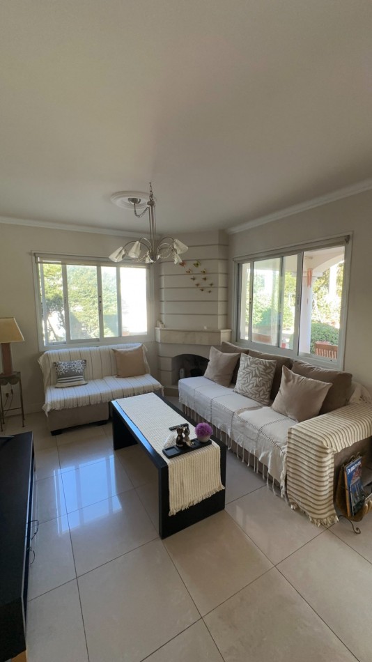 ESPECTACULAR CASA EN VENTA EN BARRIO DALVIAN