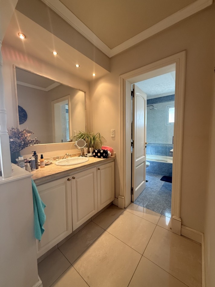 ESPECTACULAR CASA EN VENTA EN BARRIO DALVIAN