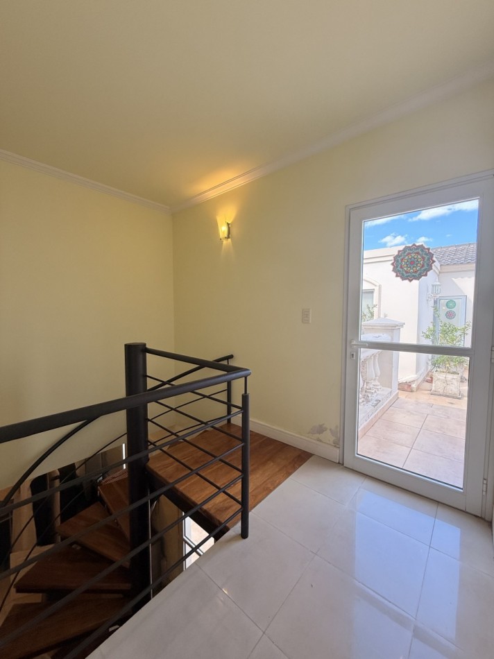 ESPECTACULAR CASA EN VENTA EN BARRIO DALVIAN