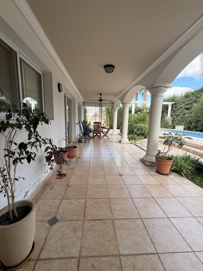 ESPECTACULAR CASA EN VENTA EN BARRIO DALVIAN