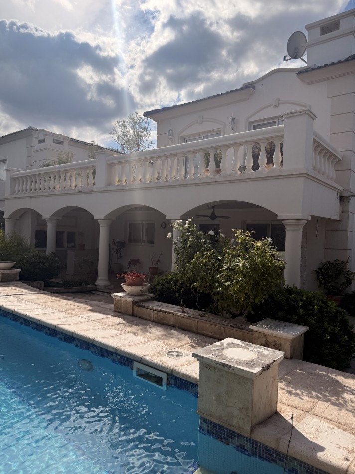 ESPECTACULAR CASA EN VENTA EN BARRIO DALVIAN