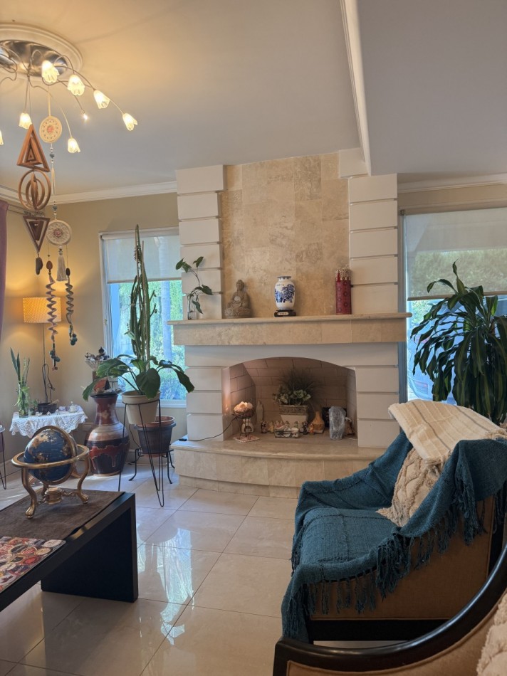 ESPECTACULAR CASA EN VENTA EN BARRIO DALVIAN