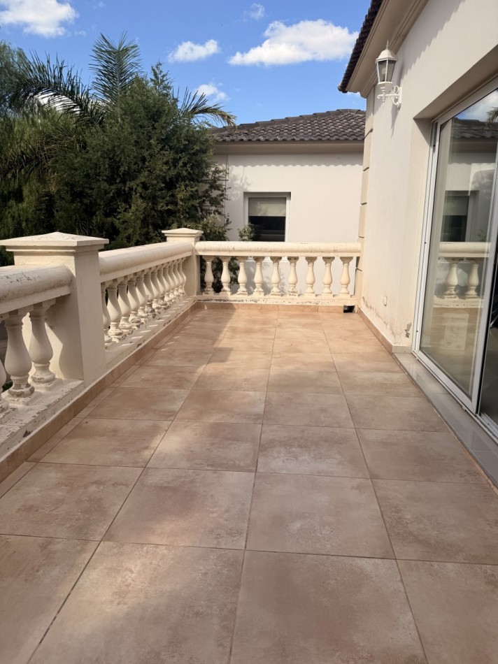 ESPECTACULAR CASA EN VENTA EN BARRIO DALVIAN