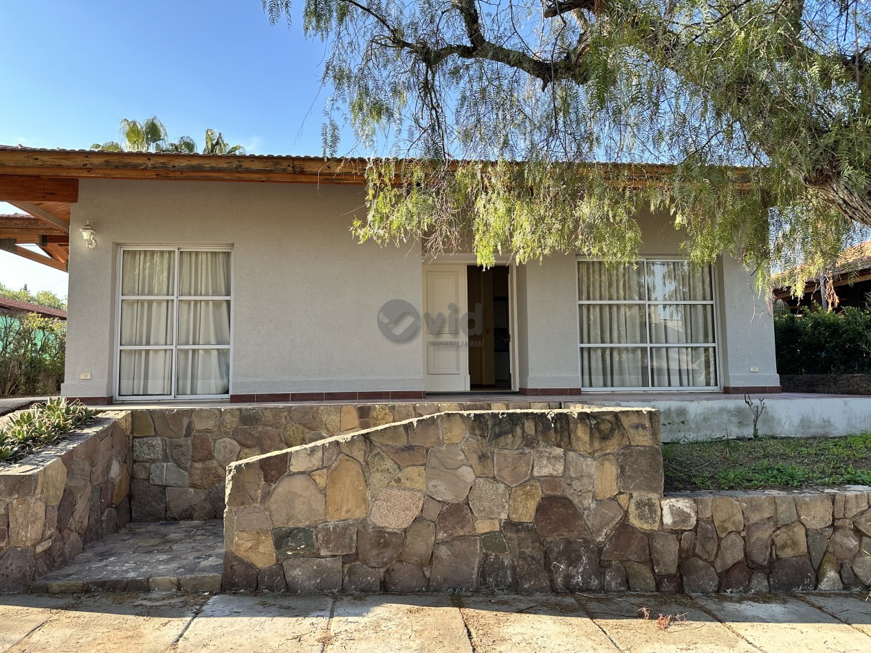 LUMINOSA CASA EN VENTA EN BARRIO PRIVADO DALVIAN-