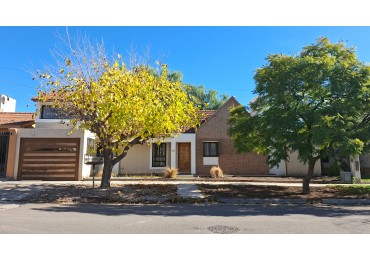 CASA EN VENTA EN BARRIO RAIZ I- LAS HERAS-