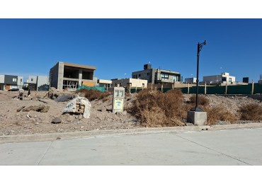 LOTE EN VENTA EN EL BARRIO LA BASTILLA