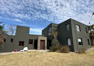 Gran casa en el pedemonte mendocino