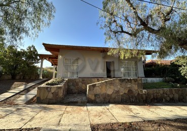 LUMINOSA CASA EN VENTA EN BARRIO PRIVADO DALVIAN-